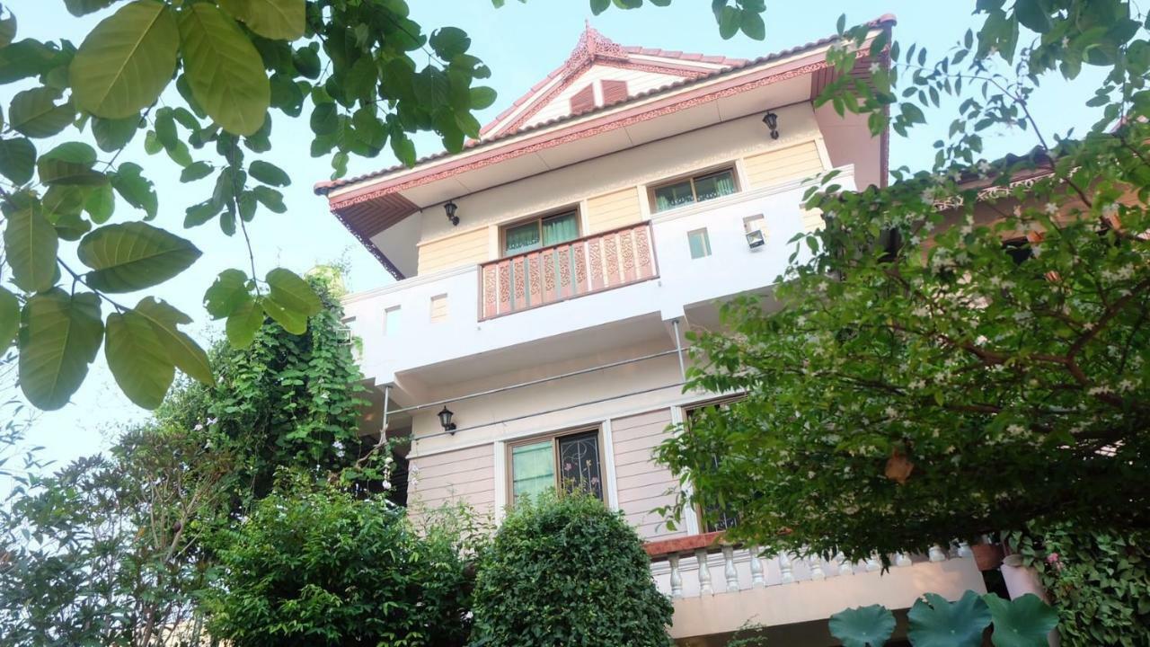 Loy Manee House Panzió Phranakhonszi Ajutthaja Kültér fotó